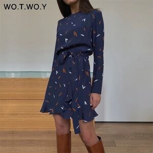 WOTWOY Casual Leaves Print Mini Dress
